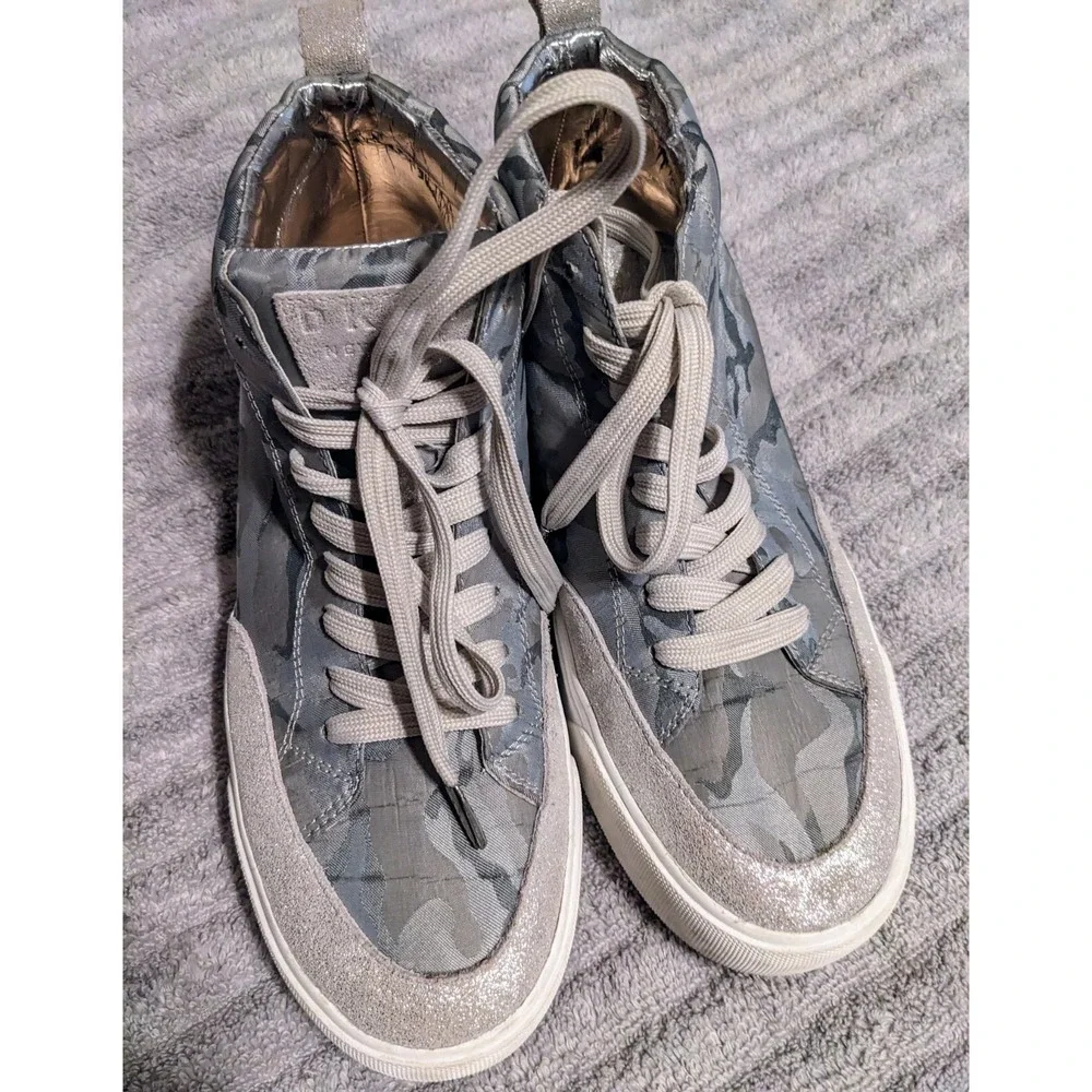 DKNY Womens Rivka Canvas Sporty High Top Sneakers Gray‎ Camo Silver Sz 9.5 M
